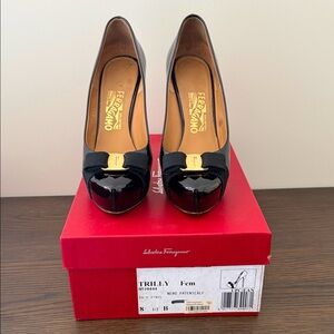 Salvatore Ferragamo Black Patent Leather Heels with Bow